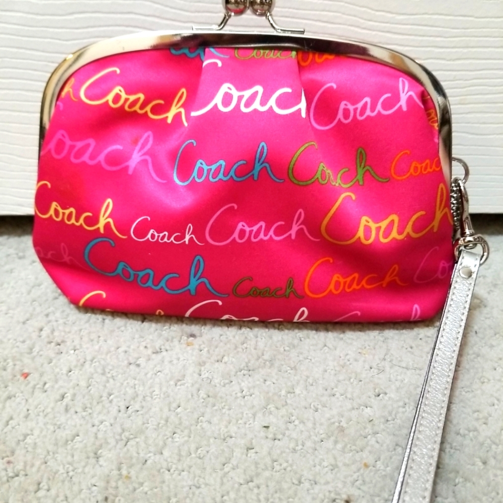Coach pick Wristlet pouch